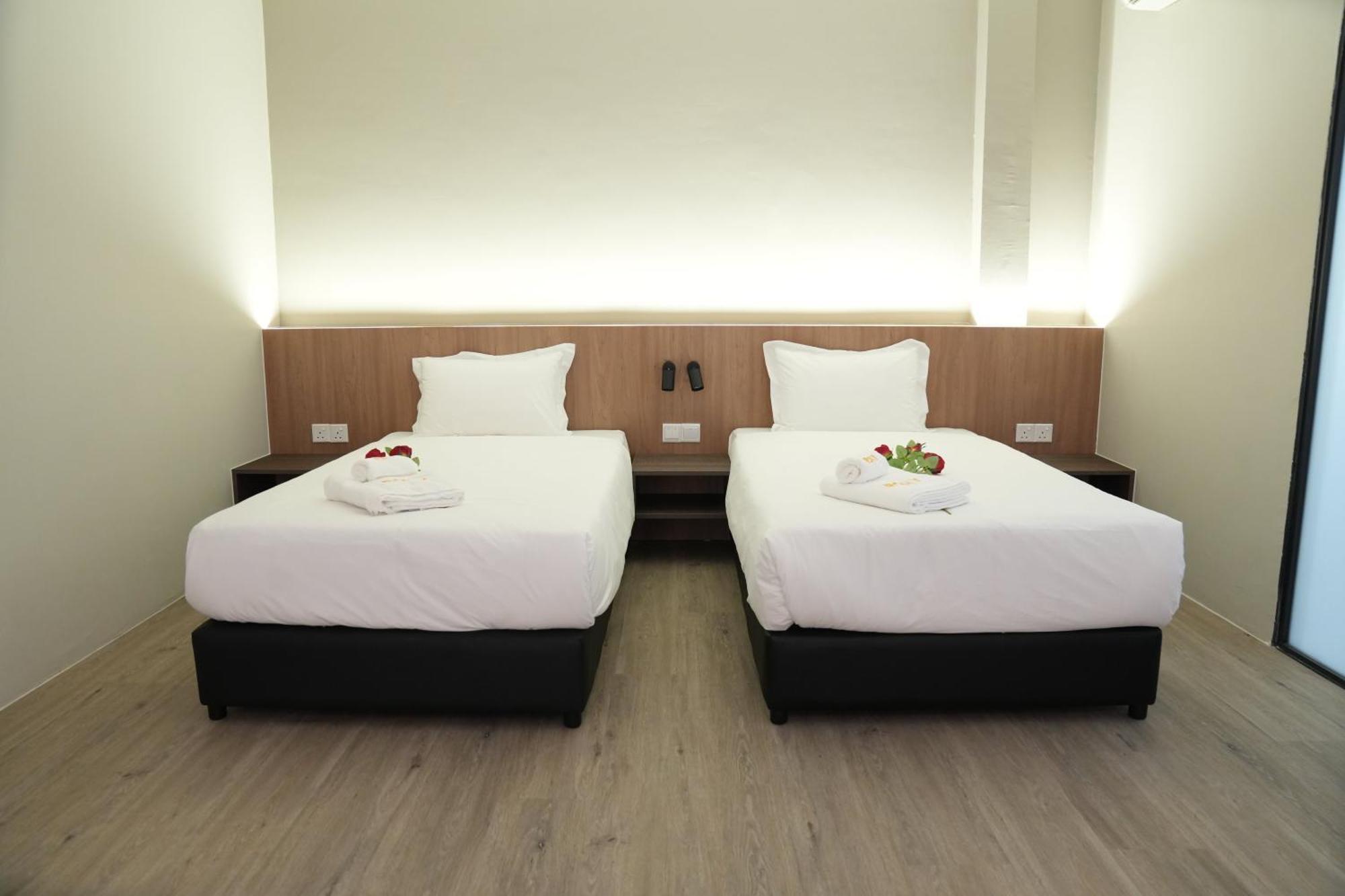 Roxy Hotel Aiman กูชิง ภายนอก รูปภาพ