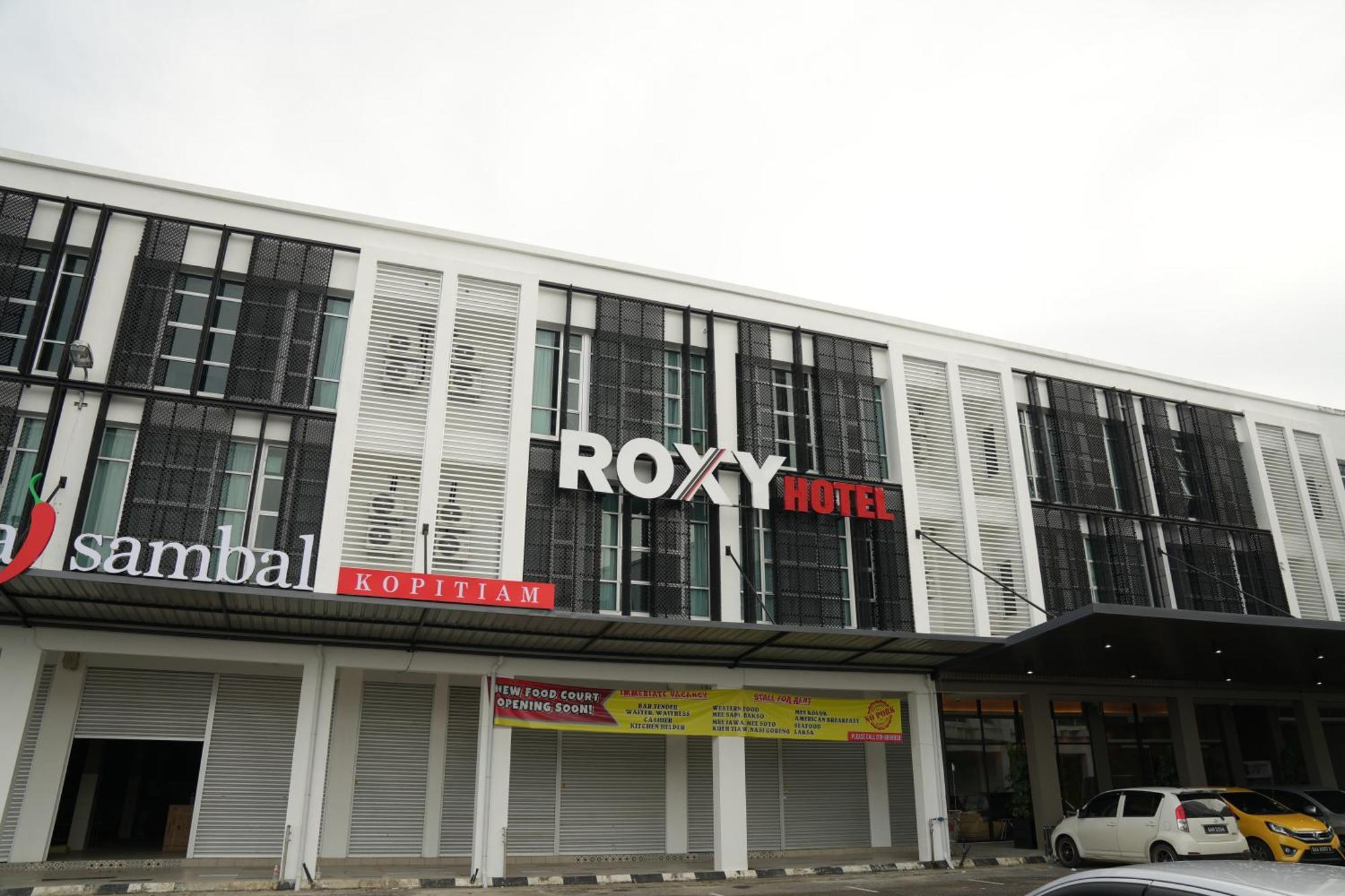 Roxy Hotel Aiman กูชิง ภายนอก รูปภาพ