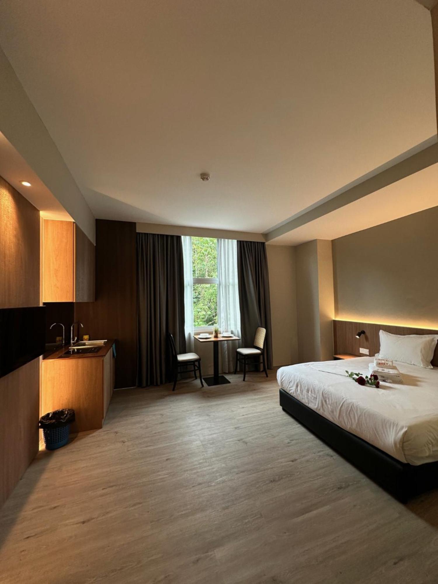 Roxy Hotel Aiman กูชิง ภายนอก รูปภาพ