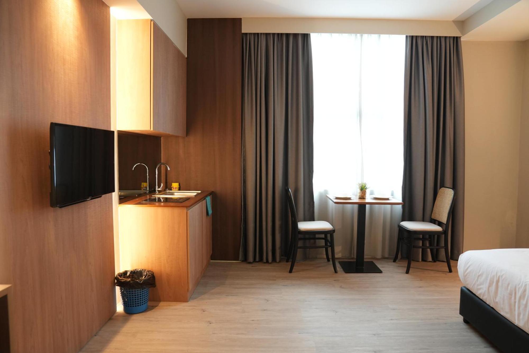 Roxy Hotel Aiman กูชิง ภายนอก รูปภาพ
