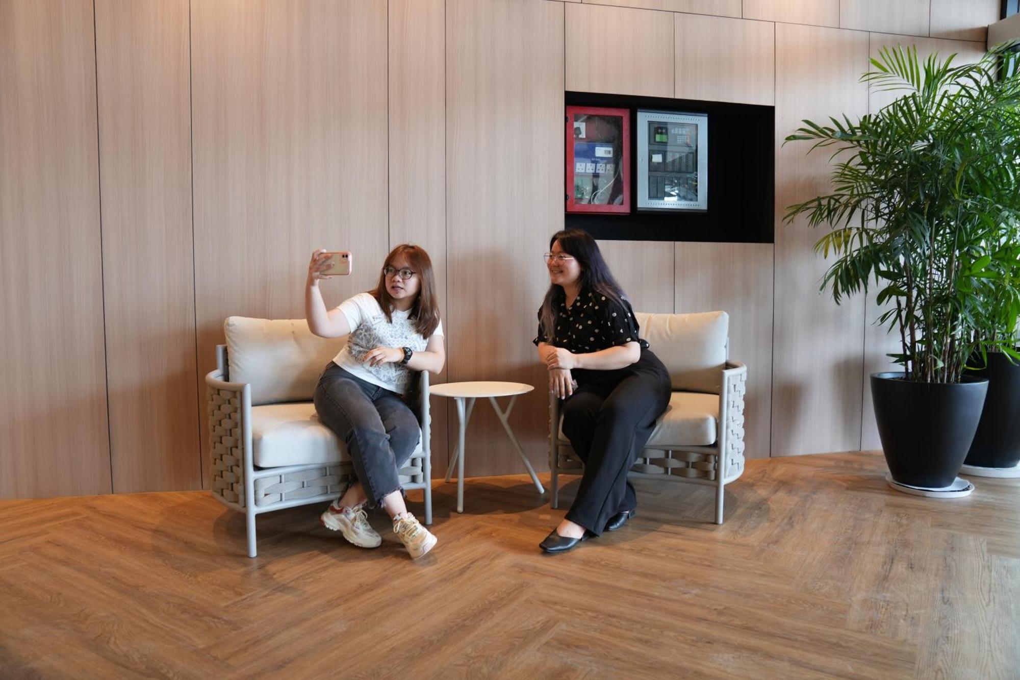 Roxy Hotel Aiman กูชิง ภายนอก รูปภาพ