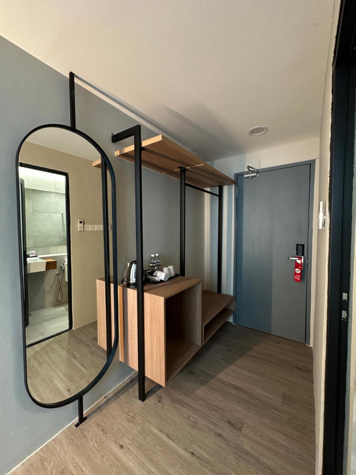 Roxy Hotel Aiman กูชิง ภายนอก รูปภาพ